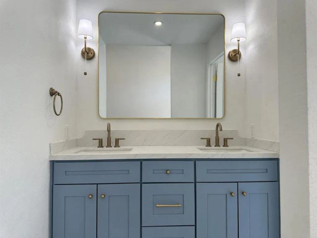 542 Via De La Valle J, Solana Beach, CA 92075