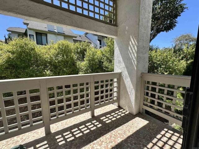 542 Via De La Valle J, Solana Beach, CA 92075