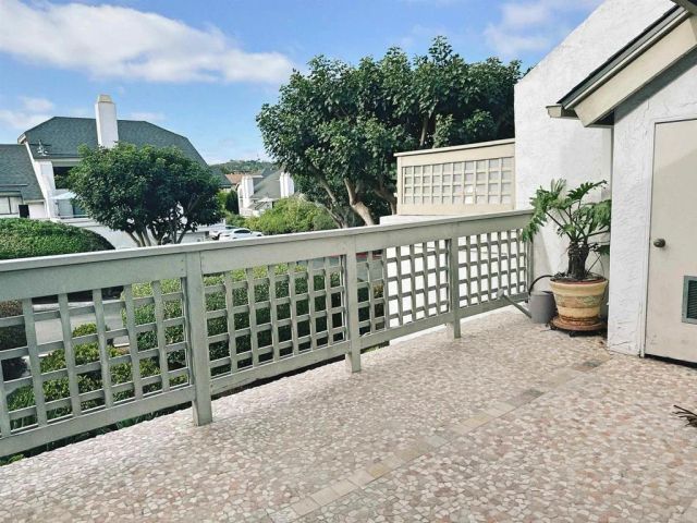 542 Via De La Valle J, Solana Beach, CA 92075