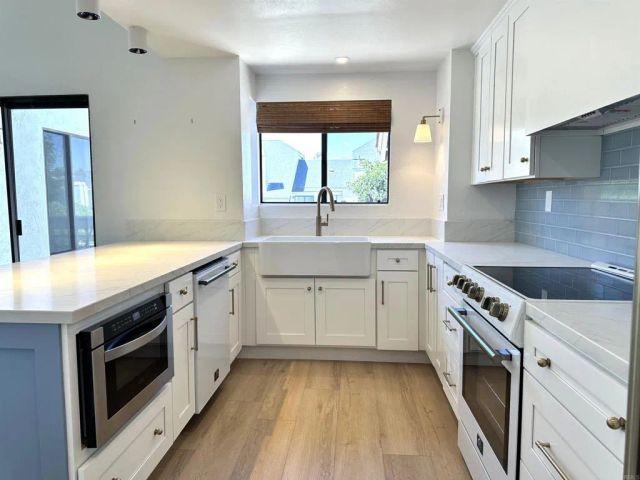 542 Via De La Valle J, Solana Beach, CA 92075
