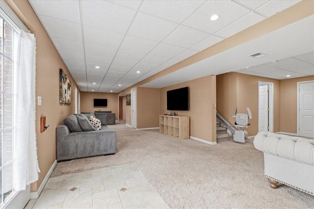 8403 David Dr, Bridgeville, PA 15017