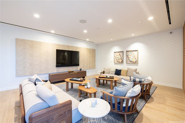 987 Queen Street 1113, Honolulu, HI 96814