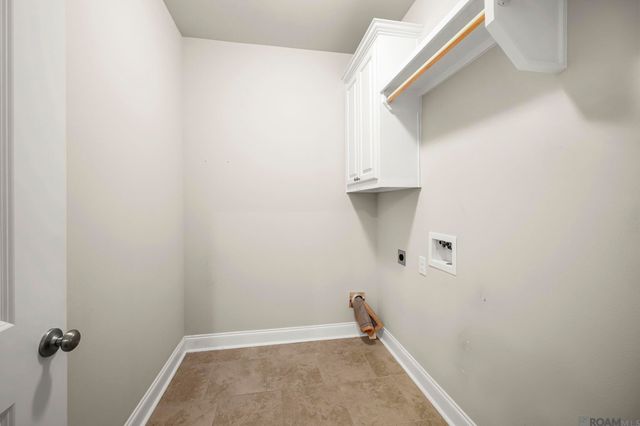 59685 Avery James Dr, Plaquemine, LA 70764
