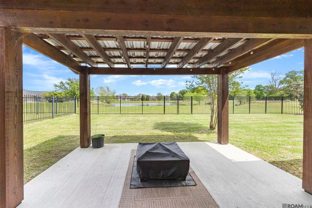 59685 Avery James Dr, Plaquemine, LA 70764