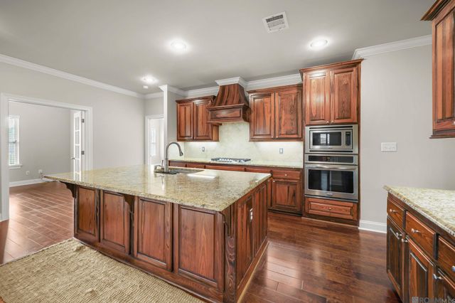 59685 Avery James Dr, Plaquemine, LA 70764