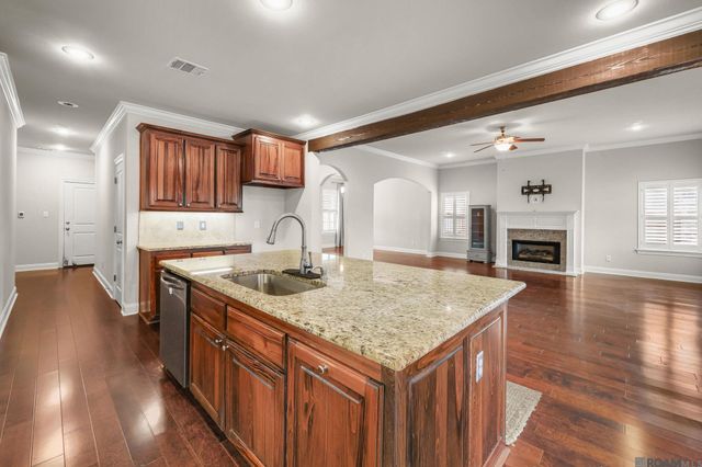 59685 Avery James Dr, Plaquemine, LA 70764