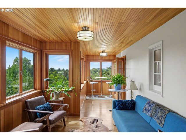 11 Nw EDGEWOOD Dr, Corvallis, OR 97330