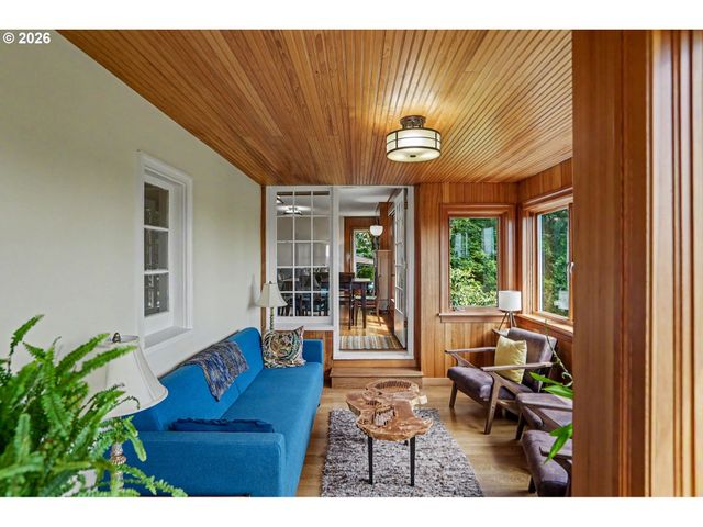 11 Nw EDGEWOOD Dr, Corvallis, OR 97330