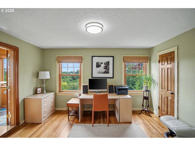 11 Nw EDGEWOOD Dr, Corvallis, OR 97330