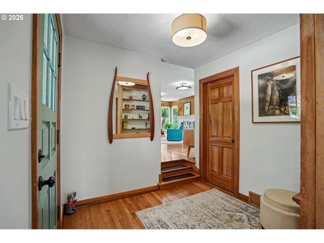 11 Nw EDGEWOOD Dr, Corvallis, OR 97330