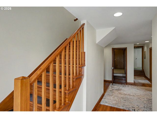 11 Nw EDGEWOOD Dr, Corvallis, OR 97330