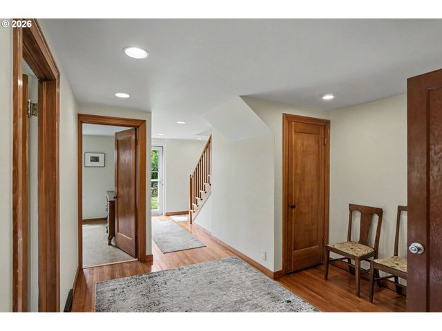 11 Nw EDGEWOOD Dr, Corvallis, OR 97330
