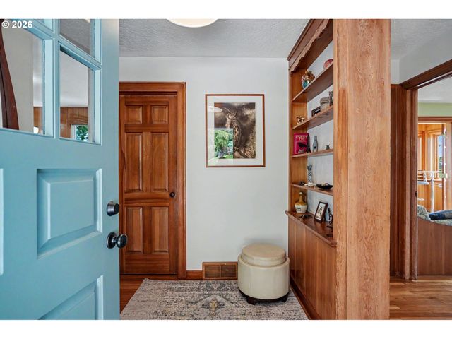 11 Nw EDGEWOOD Dr, Corvallis, OR 97330
