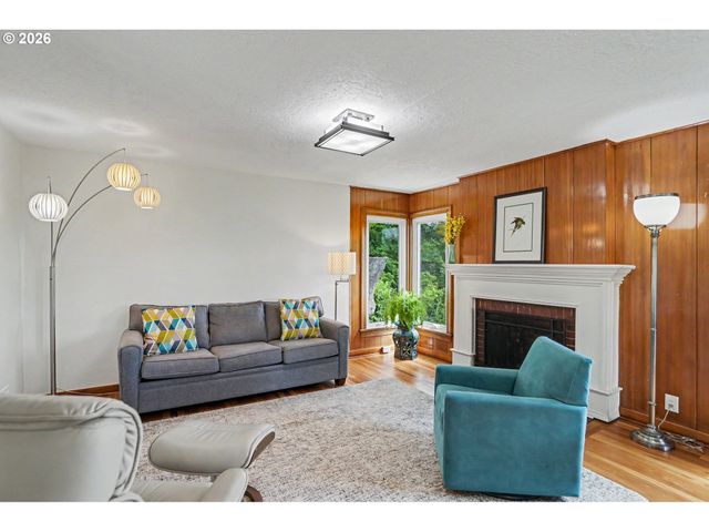 11 Nw EDGEWOOD Dr, Corvallis, OR 97330