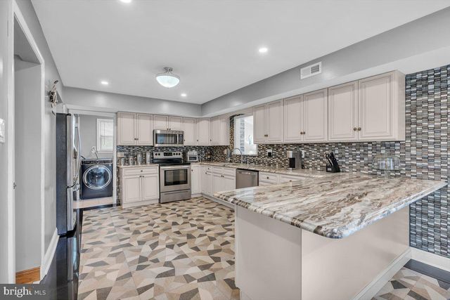 2942 WEXFORD RD, Bensalem, PA 19020