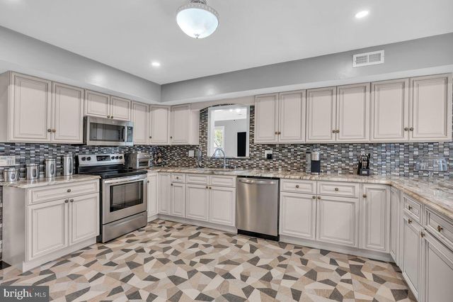 2942 WEXFORD RD, Bensalem, PA 19020