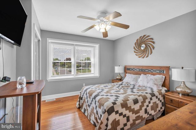 2942 WEXFORD RD, Bensalem, PA 19020