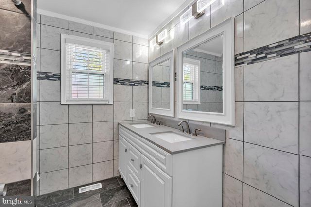 2942 WEXFORD RD, Bensalem, PA 19020