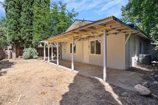 2044 Del Rio Dr, Stockton, CA 95204