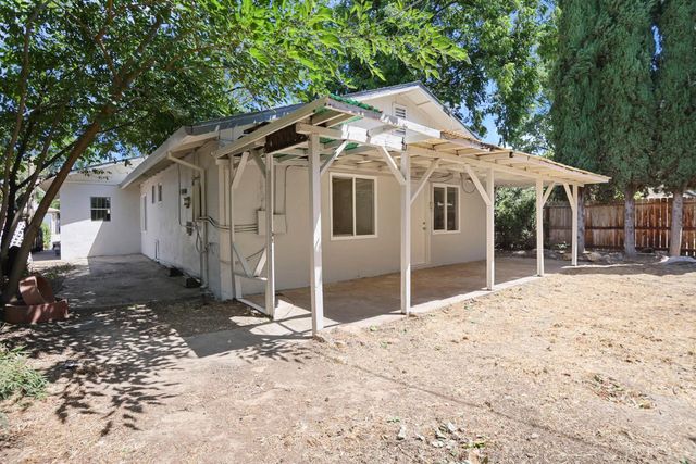 2044 Del Rio Dr, Stockton, CA 95204