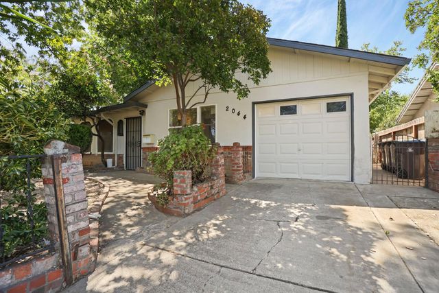 2044 Del Rio Dr, Stockton, CA 95204