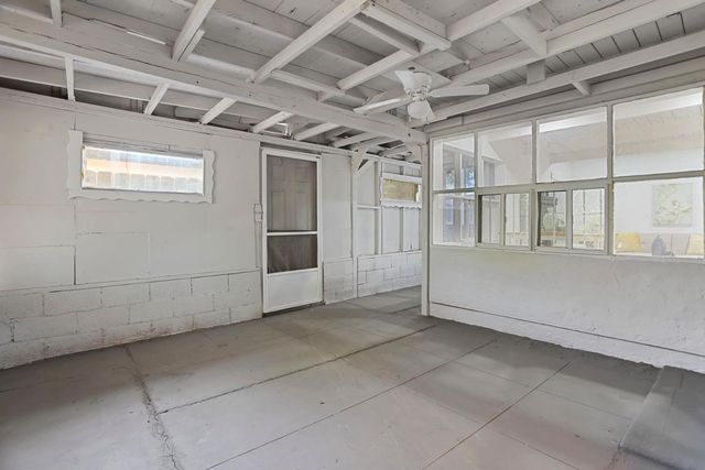 2044 Del Rio Dr, Stockton, CA 95204