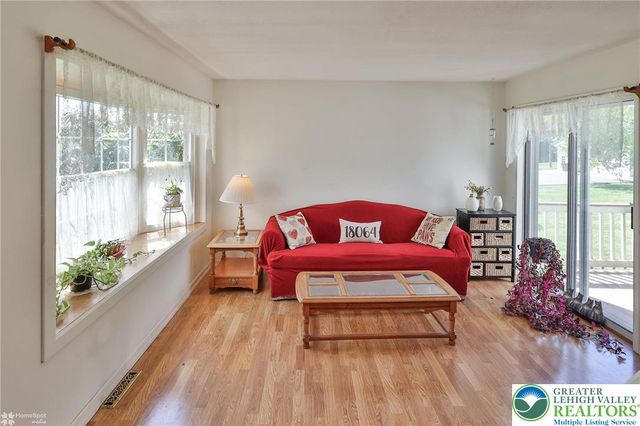 121 East Douglasville Road, Bushkill Twp, PA 18064
