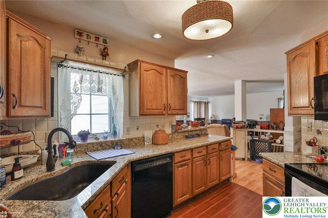 121 East Douglasville Road, Bushkill Twp, PA 18064