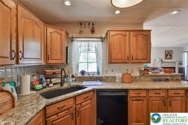121 East Douglasville Road, Bushkill Twp, PA 18064