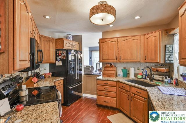 121 East Douglasville Road, Bushkill Twp, PA 18064