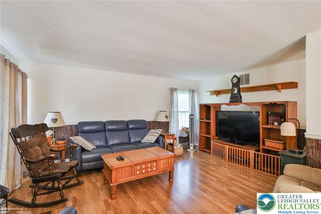 121 East Douglasville Road, Bushkill Twp, PA 18064