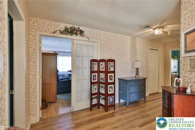 121 East Douglasville Road, Bushkill Twp, PA 18064