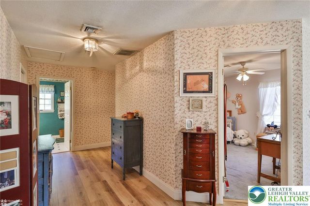 121 East Douglasville Road, Bushkill Twp, PA 18064