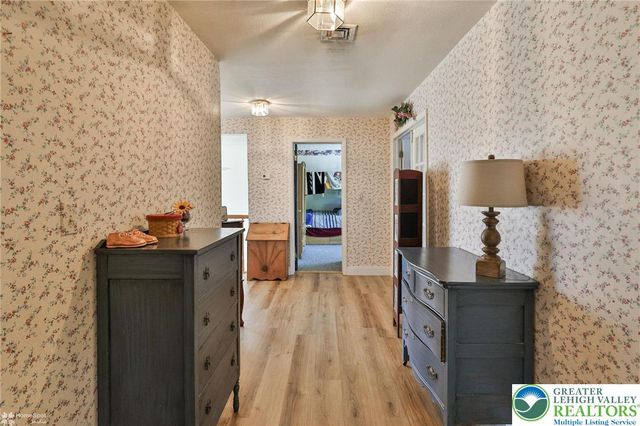 121 East Douglasville Road, Bushkill Twp, PA 18064