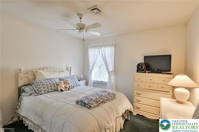 121 East Douglasville Road, Bushkill Twp, PA 18064