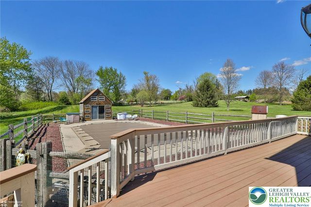 121 East Douglasville Road, Bushkill Twp, PA 18064