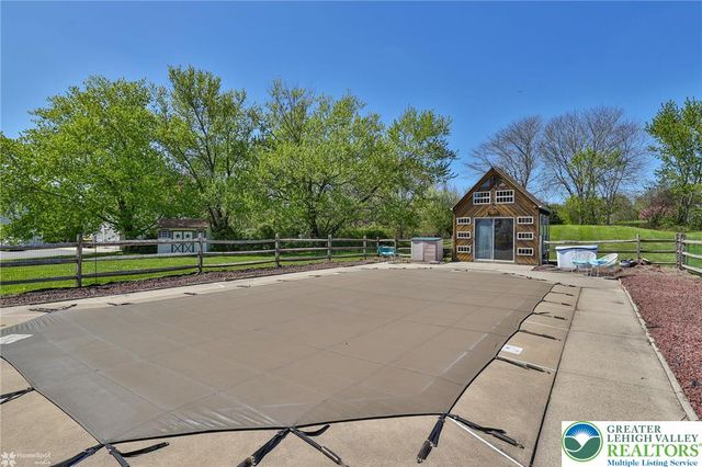 121 East Douglasville Road, Bushkill Twp, PA 18064