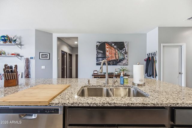 4913 E CHROMIUM Road, San Tan Valley, AZ 85143