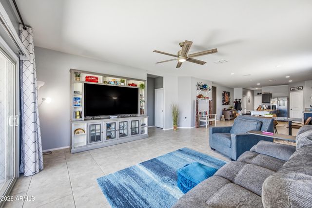 4913 E CHROMIUM Road, San Tan Valley, AZ 85143