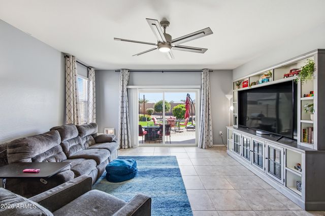 4913 E CHROMIUM Road, San Tan Valley, AZ 85143