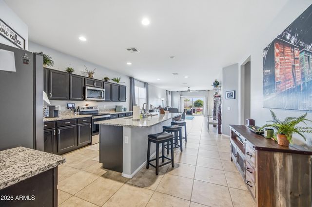 4913 E CHROMIUM Road, San Tan Valley, AZ 85143