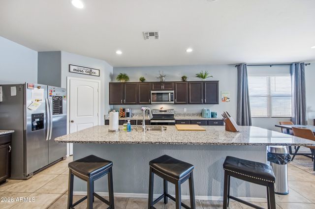 4913 E CHROMIUM Road, San Tan Valley, AZ 85143