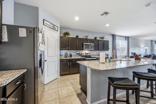 4913 E CHROMIUM Road, San Tan Valley, AZ 85143