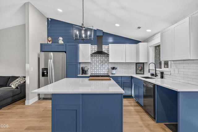 123 Eagle View Drive, Eagle Point, OR 97524