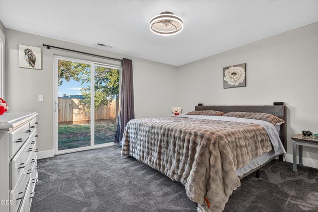 123 Eagle View Drive, Eagle Point, OR 97524