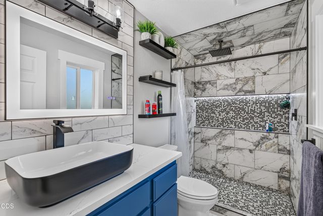 123 Eagle View Drive, Eagle Point, OR 97524