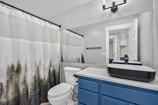 123 Eagle View Drive, Eagle Point, OR 97524
