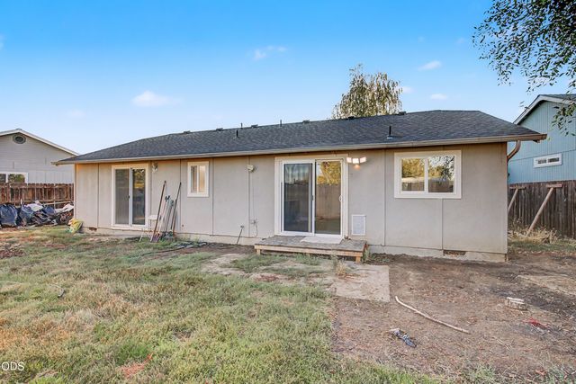 123 Eagle View Drive, Eagle Point, OR 97524