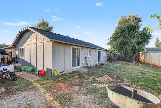 123 Eagle View Drive, Eagle Point, OR 97524