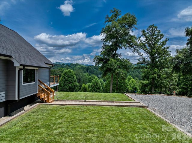 143 Fox Grape Hollow Road, Mars Hill, NC 28754